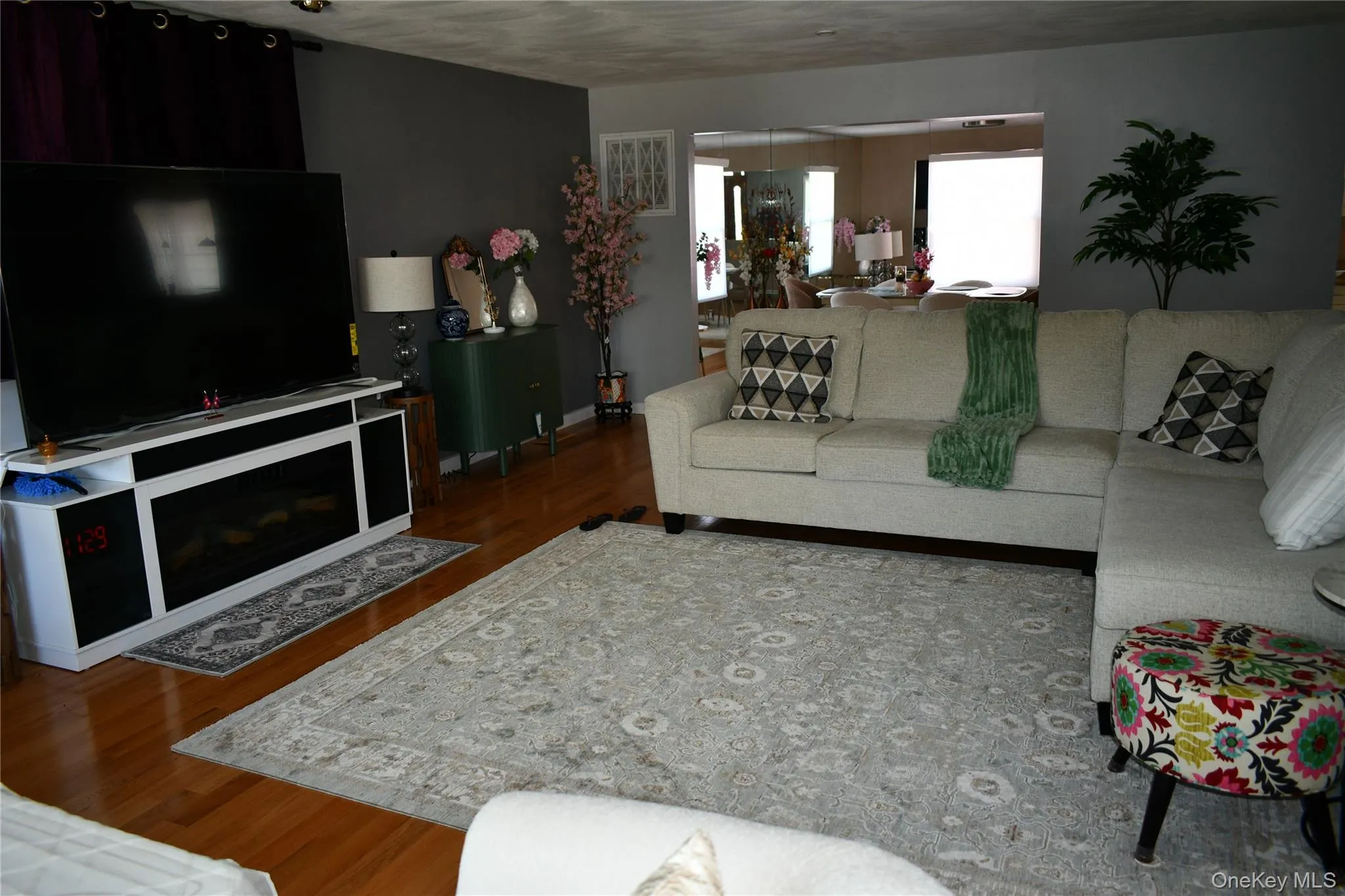 280 Park Avenue, North Hempstead, NY, 5 Bedrooms Bedrooms, 11 Rooms Rooms,3 BathroomsBathrooms,Residential,For Rent,Park,0,1012002 280 Park Avenue, North Hempstead, NY, 5 Bedrooms Bedrooms, 11 Rooms Rooms,3 BathroomsBathrooms,Residential,For Rent,Park,0,1012002