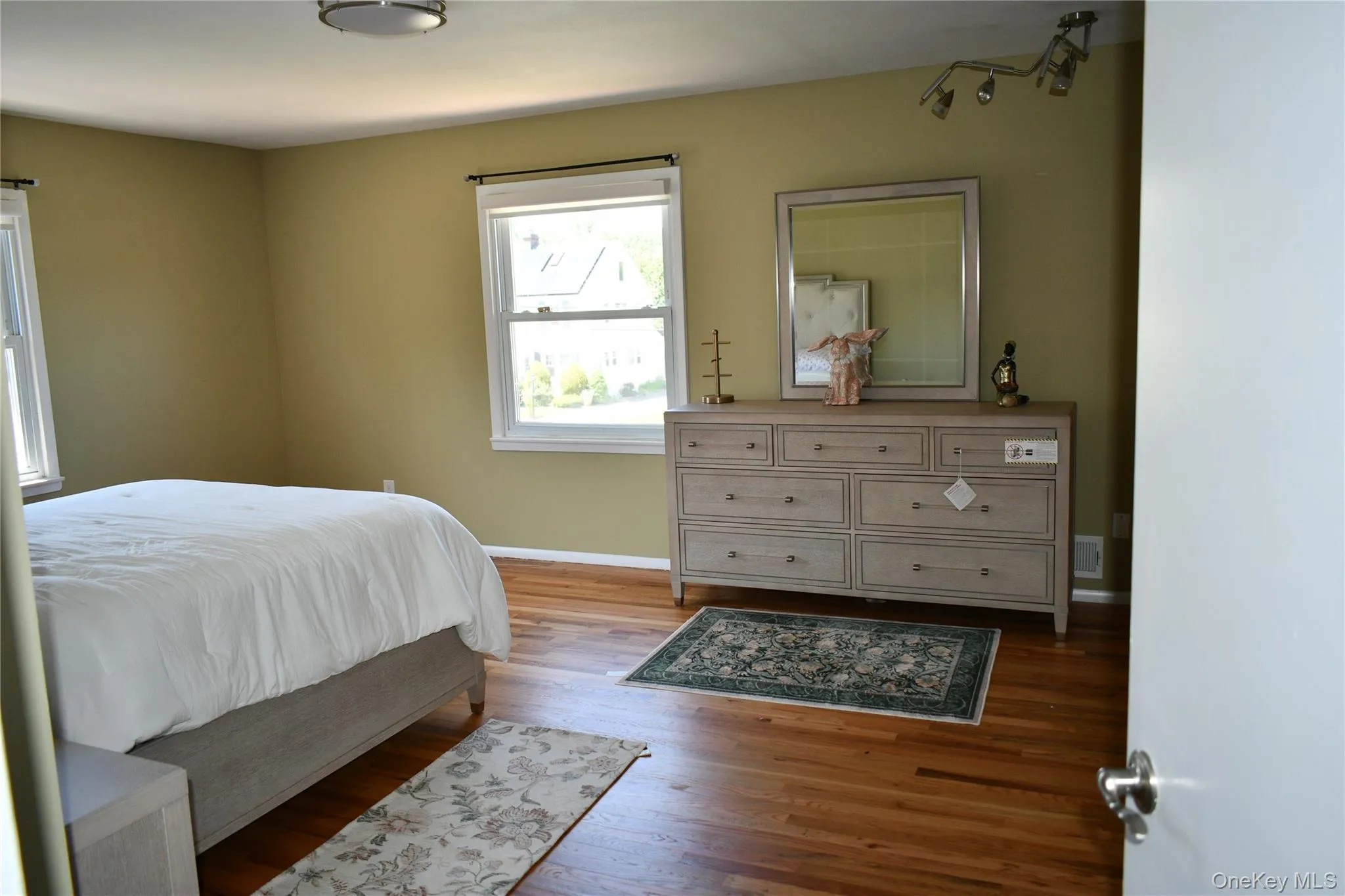 280 Park Avenue, North Hempstead, NY, 5 Bedrooms Bedrooms, 11 Rooms Rooms,3 BathroomsBathrooms,Residential,For Rent,Park,0,1012002 280 Park Avenue, North Hempstead, NY, 5 Bedrooms Bedrooms, 11 Rooms Rooms,3 BathroomsBathrooms,Residential,For Rent,Park,0,1012002