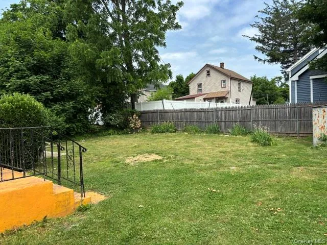 22 5th Street, Huntington, NY, 2 Bedrooms Bedrooms, 5 Rooms Rooms,1 BathroomBathrooms,Residential,For Rent,5th,0,1012003 22 5th Street, Huntington, NY, 2 Bedrooms Bedrooms, 5 Rooms Rooms,1 BathroomBathrooms,Residential,For Rent,5th,0,1012003