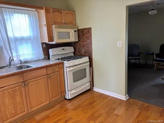22 5th Street, Huntington, NY, 2 Bedrooms Bedrooms, 5 Rooms Rooms,1 BathroomBathrooms,Residential,For Rent,5th,0,1012003 22 5th Street, Huntington, NY, 2 Bedrooms Bedrooms, 5 Rooms Rooms,1 BathroomBathrooms,Residential,For Rent,5th,0,1012003