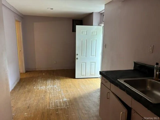 22 5th Street, Huntington, NY, 2 Bedrooms Bedrooms, 5 Rooms Rooms,1 BathroomBathrooms,Residential,For Rent,5th,0,1012003 22 5th Street, Huntington, NY, 2 Bedrooms Bedrooms, 5 Rooms Rooms,1 BathroomBathrooms,Residential,For Rent,5th,0,1012003
