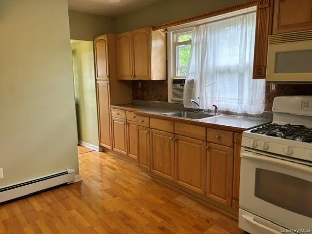 22 5th Street, Huntington, NY, 2 Bedrooms Bedrooms, 5 Rooms Rooms,1 BathroomBathrooms,Residential,For Rent,5th,0,1012003 22 5th Street, Huntington, NY, 2 Bedrooms Bedrooms, 5 Rooms Rooms,1 BathroomBathrooms,Residential,For Rent,5th,0,1012003