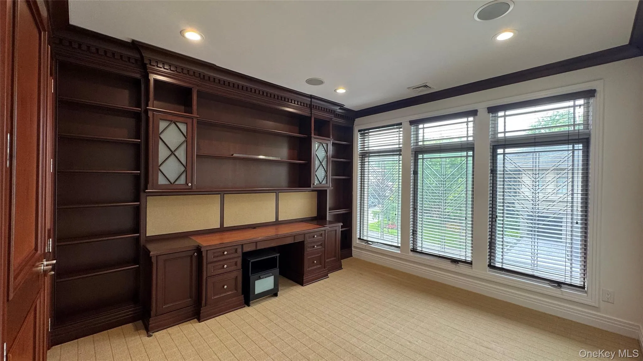 20 Kettlepond Road, Oyster Bay, NY, 4 Bedrooms Bedrooms, 8 Rooms Rooms,3 BathroomsBathrooms,Residential,For Rent,Kettlepond,0,1012006 20 Kettlepond Road, Oyster Bay, NY, 4 Bedrooms Bedrooms, 8 Rooms Rooms,3 BathroomsBathrooms,Residential,For Rent,Kettlepond,0,1012006