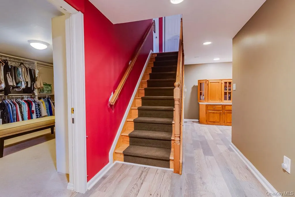 229 Alexander Avenue, Smithtown, NY, 4 Bedrooms Bedrooms, 8 Rooms Rooms,2 BathroomsBathrooms,Residential,For Rent,Alexander,0,KEY1012015 229 Alexander Avenue, Smithtown, NY, 4 Bedrooms Bedrooms, 8 Rooms Rooms,2 BathroomsBathrooms,Residential,For Rent,Alexander,0,KEY1012015
