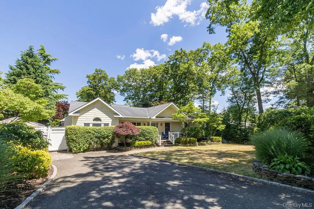 229 Alexander Avenue, Smithtown, NY, 4 Bedrooms Bedrooms, 8 Rooms Rooms,2 BathroomsBathrooms,Residential,For Rent,Alexander,0,KEY1012015 229 Alexander Avenue, Smithtown, NY, 4 Bedrooms Bedrooms, 8 Rooms Rooms,2 BathroomsBathrooms,Residential,For Rent,Alexander,0,KEY1012015