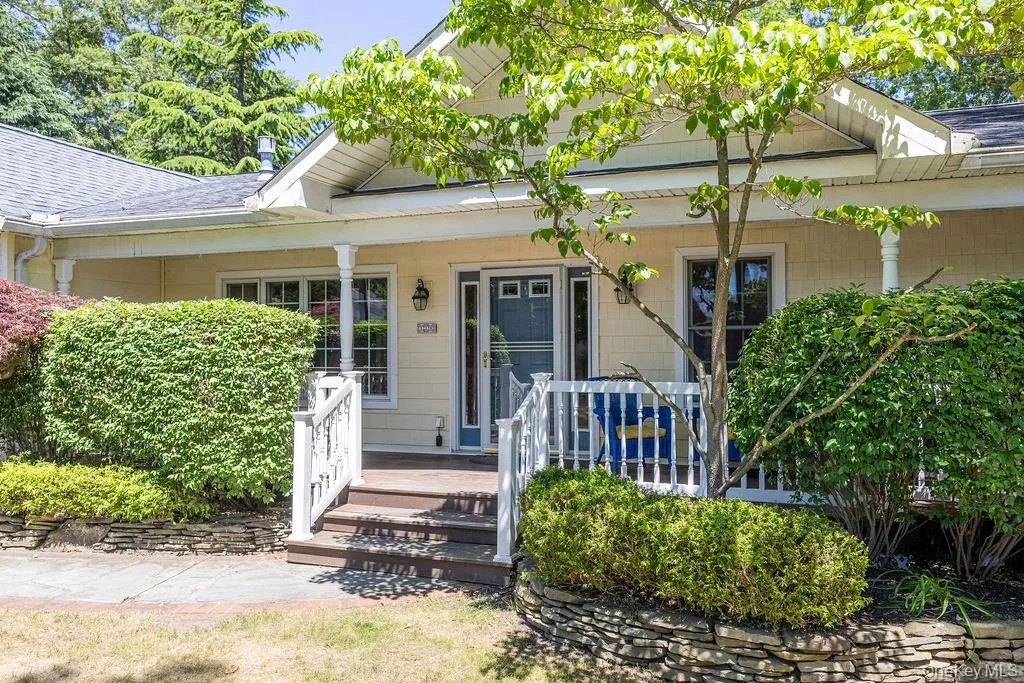 229 Alexander Avenue, Smithtown, NY, 4 Bedrooms Bedrooms, 8 Rooms Rooms,2 BathroomsBathrooms,Residential,For Rent,Alexander,0,KEY1012015 229 Alexander Avenue, Smithtown, NY, 4 Bedrooms Bedrooms, 8 Rooms Rooms,2 BathroomsBathrooms,Residential,For Rent,Alexander,0,KEY1012015