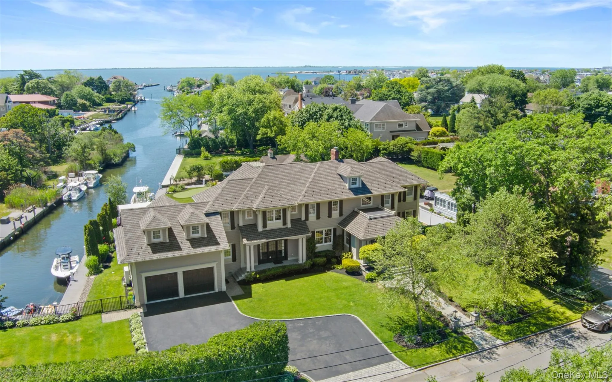 10 Magoun Road, Islip, NY, 4 Bedrooms Bedrooms, 10 Rooms Rooms,4 BathroomsBathrooms,Residential,For Rent,Magoun,0,1012016 10 Magoun Road, Islip, NY, 4 Bedrooms Bedrooms, 10 Rooms Rooms,4 BathroomsBathrooms,Residential,For Rent,Magoun,0,1012016