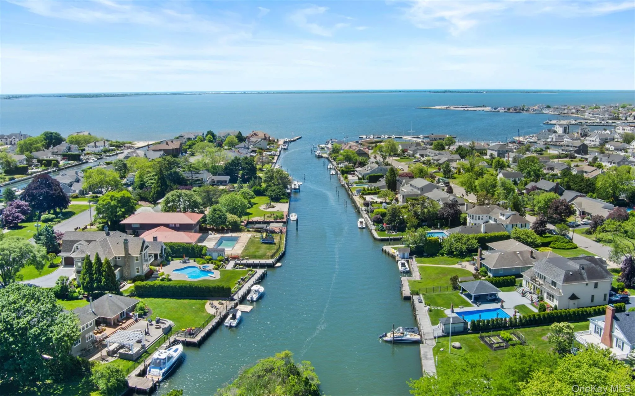 10 Magoun Road, Islip, NY, 4 Bedrooms Bedrooms, 10 Rooms Rooms,4 BathroomsBathrooms,Residential,For Rent,Magoun,0,1012016 10 Magoun Road, Islip, NY, 4 Bedrooms Bedrooms, 10 Rooms Rooms,4 BathroomsBathrooms,Residential,For Rent,Magoun,0,1012016