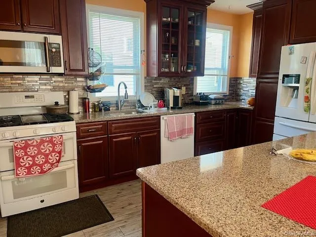 8424 109th Street, New York, NY, 5 Bedrooms Bedrooms, 8 Rooms Rooms,3 BathroomsBathrooms,Residential,For Rent,109th,0,1012018 8424 109th Street, New York, NY, 5 Bedrooms Bedrooms, 8 Rooms Rooms,3 BathroomsBathrooms,Residential,For Rent,109th,0,1012018