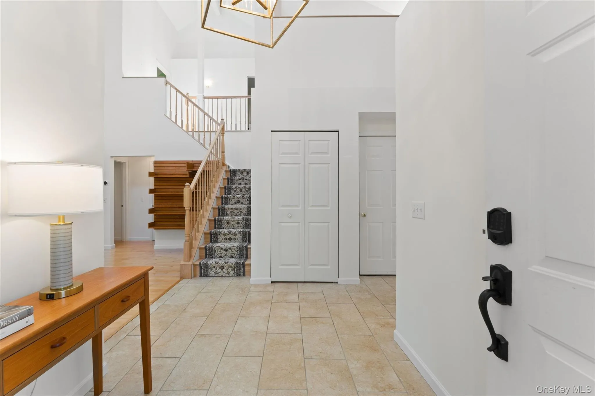 Two Story Entrance Foyer Two Story Entrance Foyer