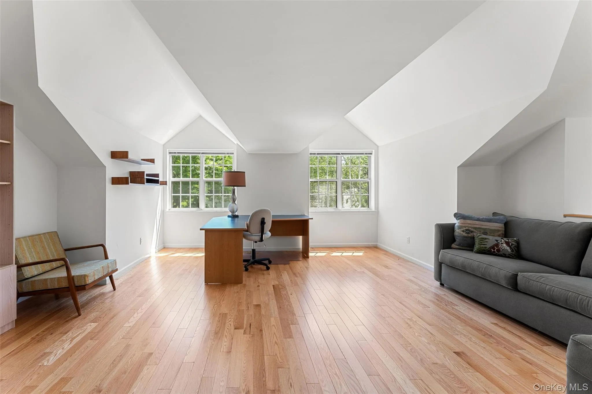 Open Loft Space or Potential 4th Bedroom Open Loft Space or Potential 4th Bedroom