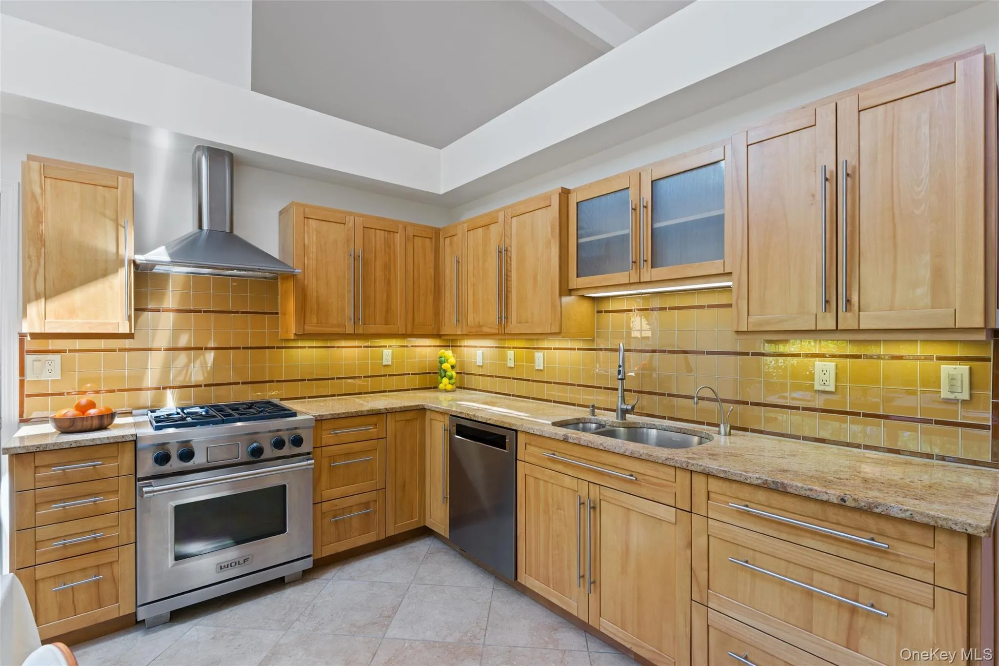 Kitchen with High-end Appliances Kitchen with High-end Appliances