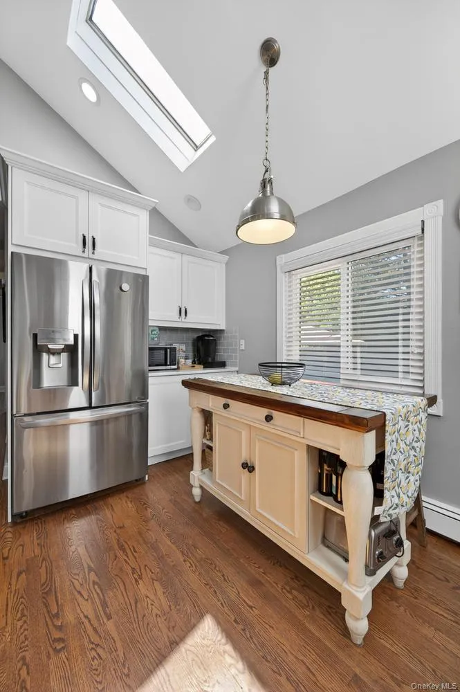 105 Hamilton Avenue, Babylon, NY, 2 Bedrooms Bedrooms, 5 Rooms Rooms,1 BathroomBathrooms,Residential,For Rent,Hamilton,0,1012025 105 Hamilton Avenue, Babylon, NY, 2 Bedrooms Bedrooms, 5 Rooms Rooms,1 BathroomBathrooms,Residential,For Rent,Hamilton,0,1012025