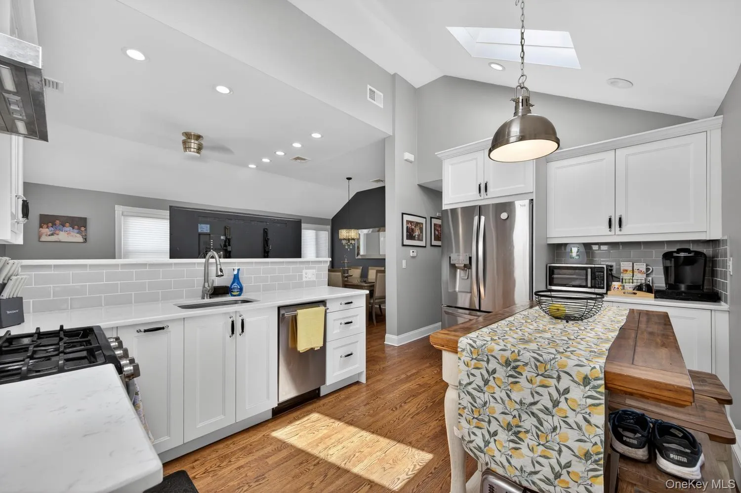 105 Hamilton Avenue, Babylon, NY, 2 Bedrooms Bedrooms, 5 Rooms Rooms,1 BathroomBathrooms,Residential,For Rent,Hamilton,0,1012025 105 Hamilton Avenue, Babylon, NY, 2 Bedrooms Bedrooms, 5 Rooms Rooms,1 BathroomBathrooms,Residential,For Rent,Hamilton,0,1012025