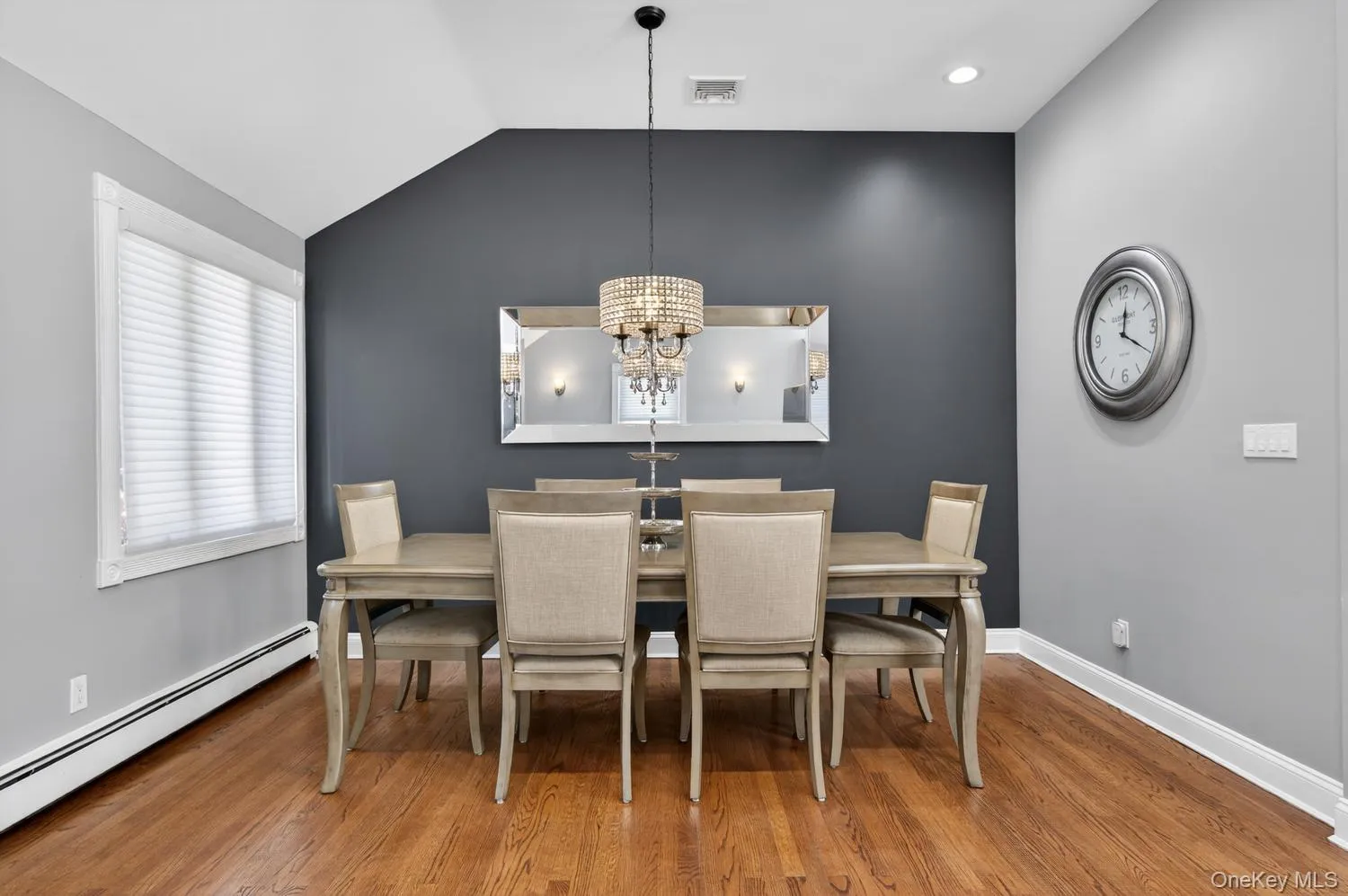 105 Hamilton Avenue, Babylon, NY, 2 Bedrooms Bedrooms, 5 Rooms Rooms,1 BathroomBathrooms,Residential,For Rent,Hamilton,0,1012025 105 Hamilton Avenue, Babylon, NY, 2 Bedrooms Bedrooms, 5 Rooms Rooms,1 BathroomBathrooms,Residential,For Rent,Hamilton,0,1012025