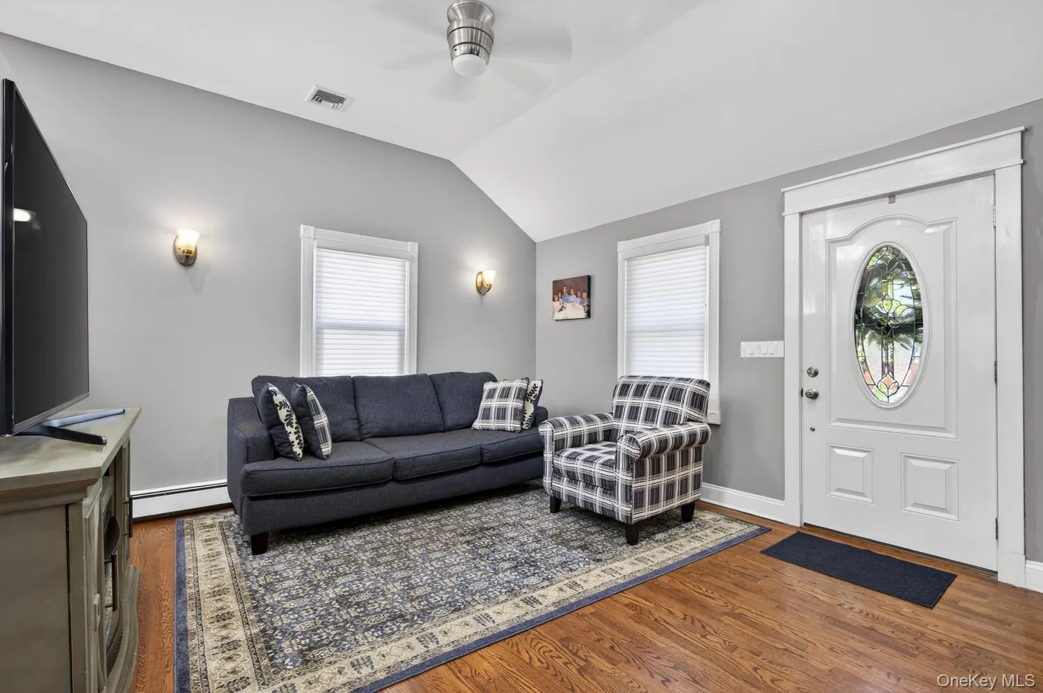 105 Hamilton Avenue, Babylon, NY, 2 Bedrooms Bedrooms, 5 Rooms Rooms,1 BathroomBathrooms,Residential,For Rent,Hamilton,0,1012025 105 Hamilton Avenue, Babylon, NY, 2 Bedrooms Bedrooms, 5 Rooms Rooms,1 BathroomBathrooms,Residential,For Rent,Hamilton,0,1012025