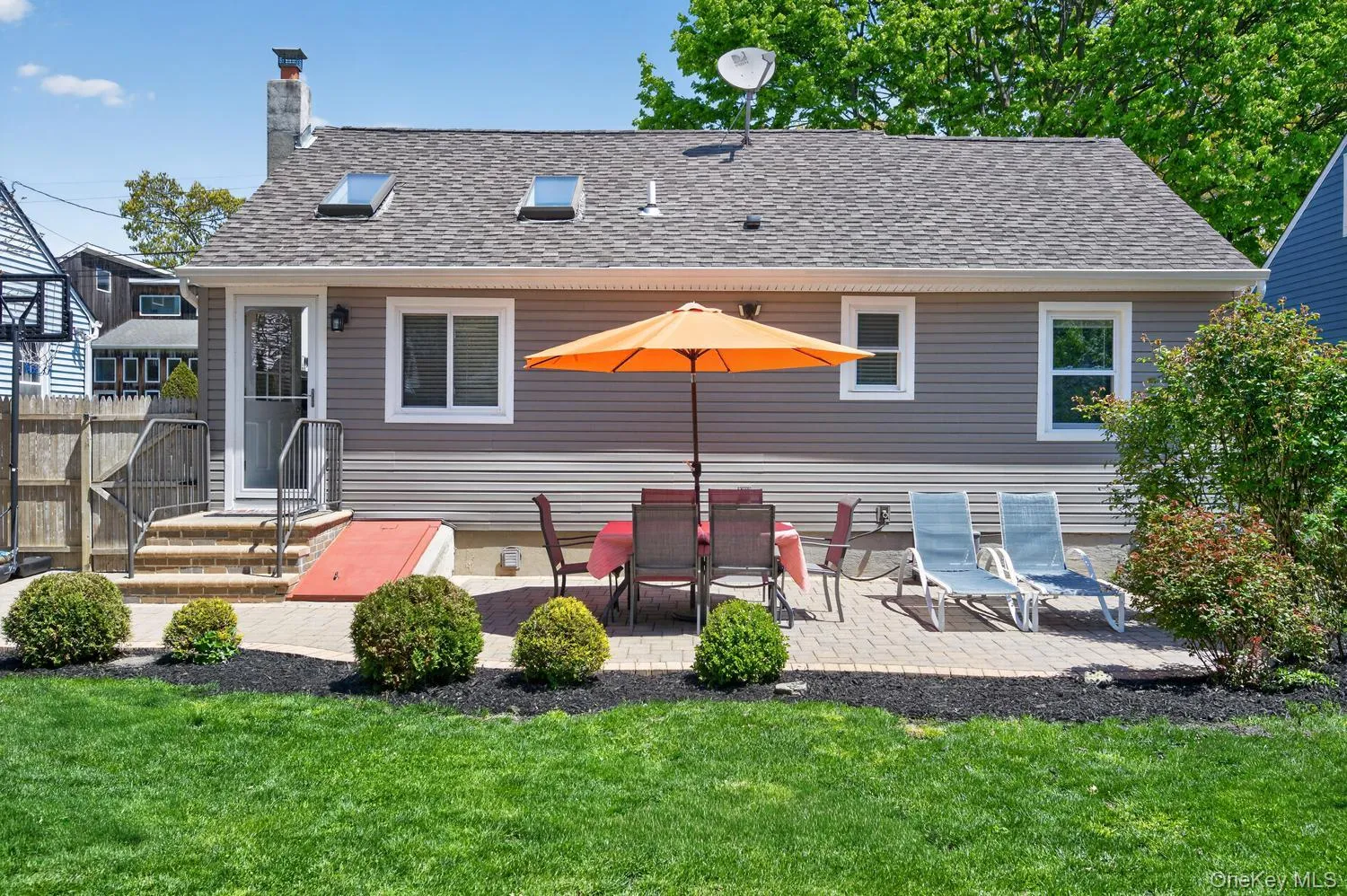 105 Hamilton Avenue, Babylon, NY, 2 Bedrooms Bedrooms, 5 Rooms Rooms,1 BathroomBathrooms,Residential,For Rent,Hamilton,0,1012025 105 Hamilton Avenue, Babylon, NY, 2 Bedrooms Bedrooms, 5 Rooms Rooms,1 BathroomBathrooms,Residential,For Rent,Hamilton,0,1012025