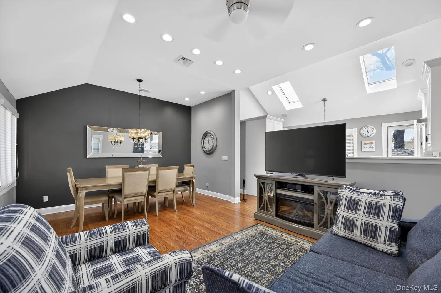 105 Hamilton Avenue, Babylon, NY, 2 Bedrooms Bedrooms, 5 Rooms Rooms,1 BathroomBathrooms,Residential,For Rent,Hamilton,0,1012025 105 Hamilton Avenue, Babylon, NY, 2 Bedrooms Bedrooms, 5 Rooms Rooms,1 BathroomBathrooms,Residential,For Rent,Hamilton,0,1012025
