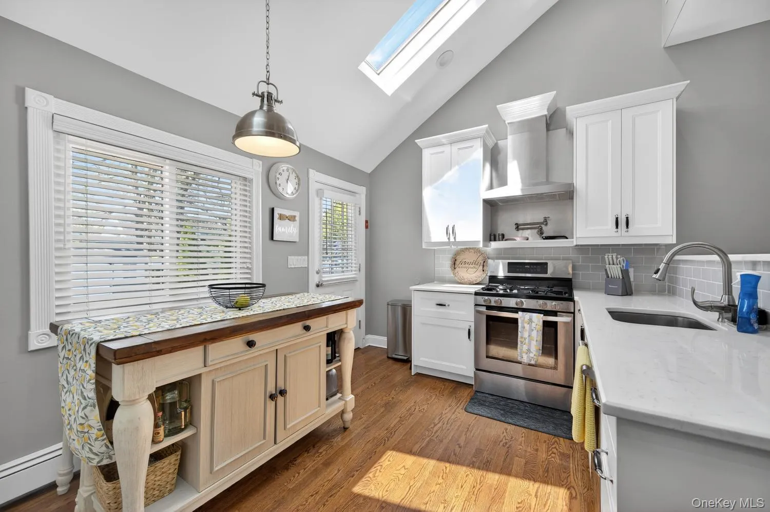 105 Hamilton Avenue, Babylon, NY, 2 Bedrooms Bedrooms, 5 Rooms Rooms,1 BathroomBathrooms,Residential,For Rent,Hamilton,0,1012025 105 Hamilton Avenue, Babylon, NY, 2 Bedrooms Bedrooms, 5 Rooms Rooms,1 BathroomBathrooms,Residential,For Rent,Hamilton,0,1012025