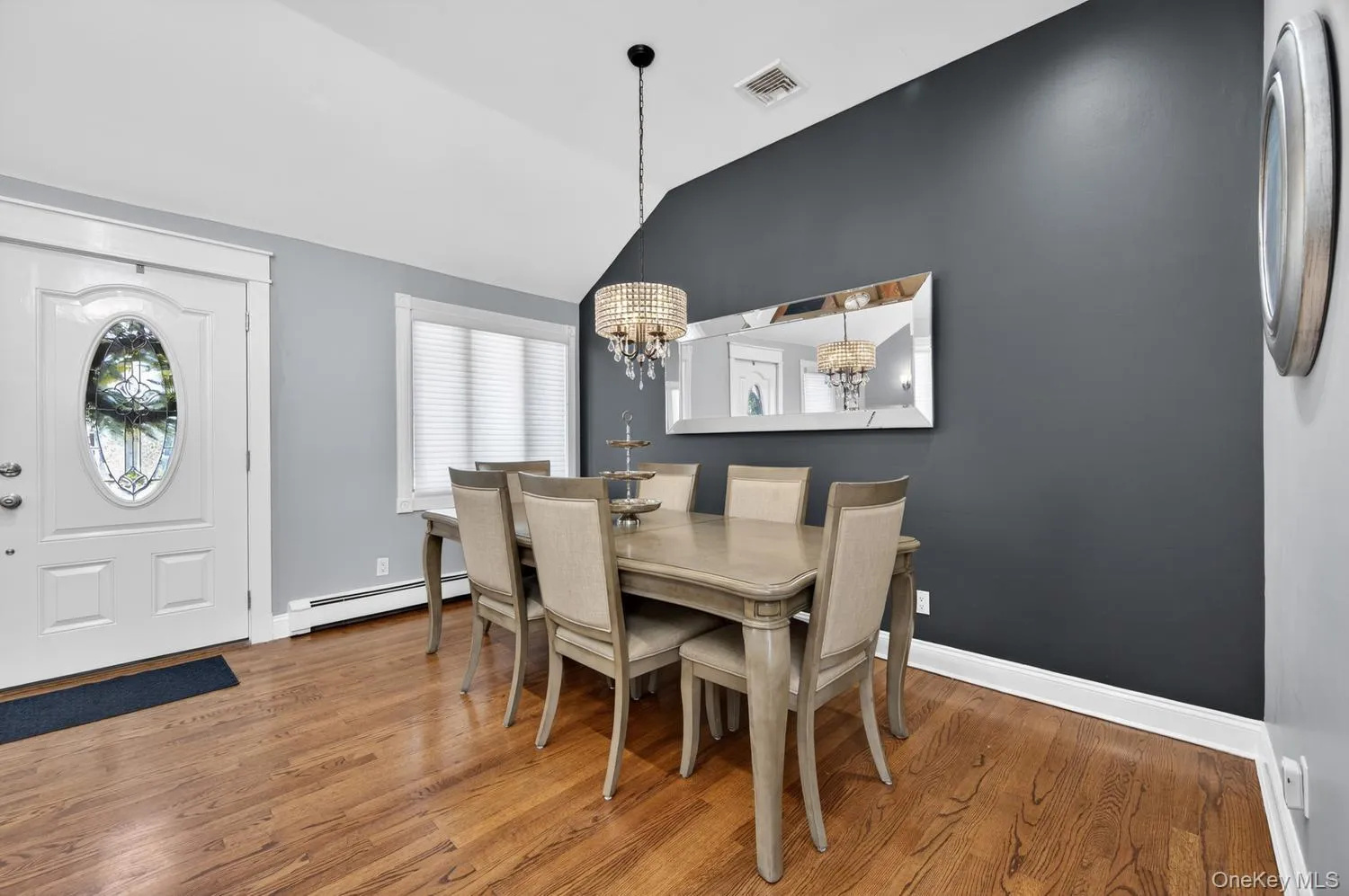 105 Hamilton Avenue, Babylon, NY, 2 Bedrooms Bedrooms, 5 Rooms Rooms,1 BathroomBathrooms,Residential,For Rent,Hamilton,0,1012025 105 Hamilton Avenue, Babylon, NY, 2 Bedrooms Bedrooms, 5 Rooms Rooms,1 BathroomBathrooms,Residential,For Rent,Hamilton,0,1012025