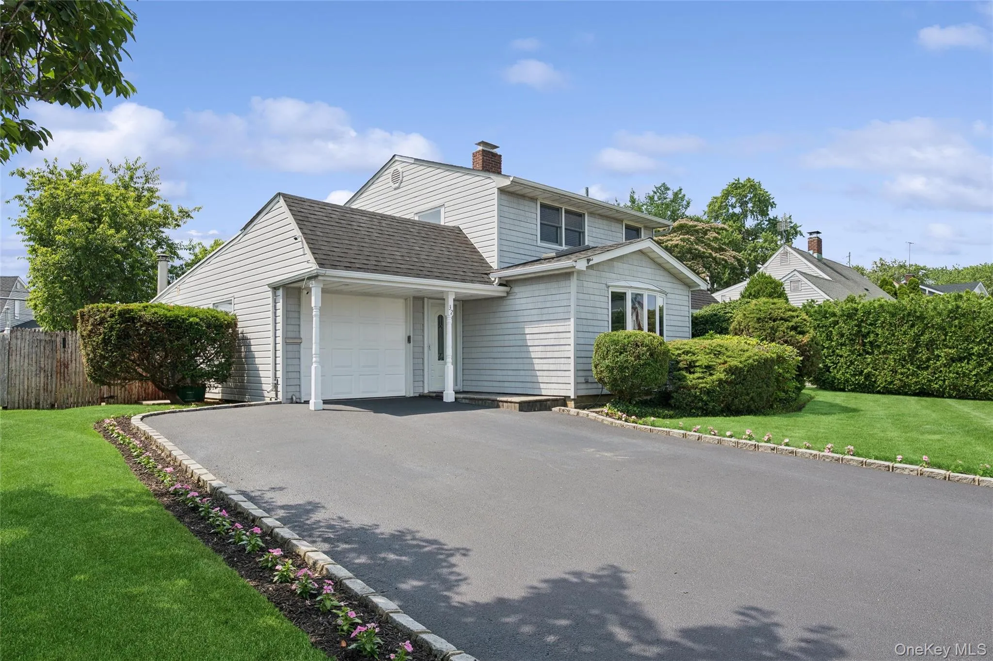 32 Carriage Lane, Hempstead, NY, 4 Bedrooms Bedrooms, 8 Rooms Rooms,3 BathroomsBathrooms,Residential,For Rent,Carriage,0,1012035 32 Carriage Lane, Hempstead, NY, 4 Bedrooms Bedrooms, 8 Rooms Rooms,3 BathroomsBathrooms,Residential,For Rent,Carriage,0,1012035
