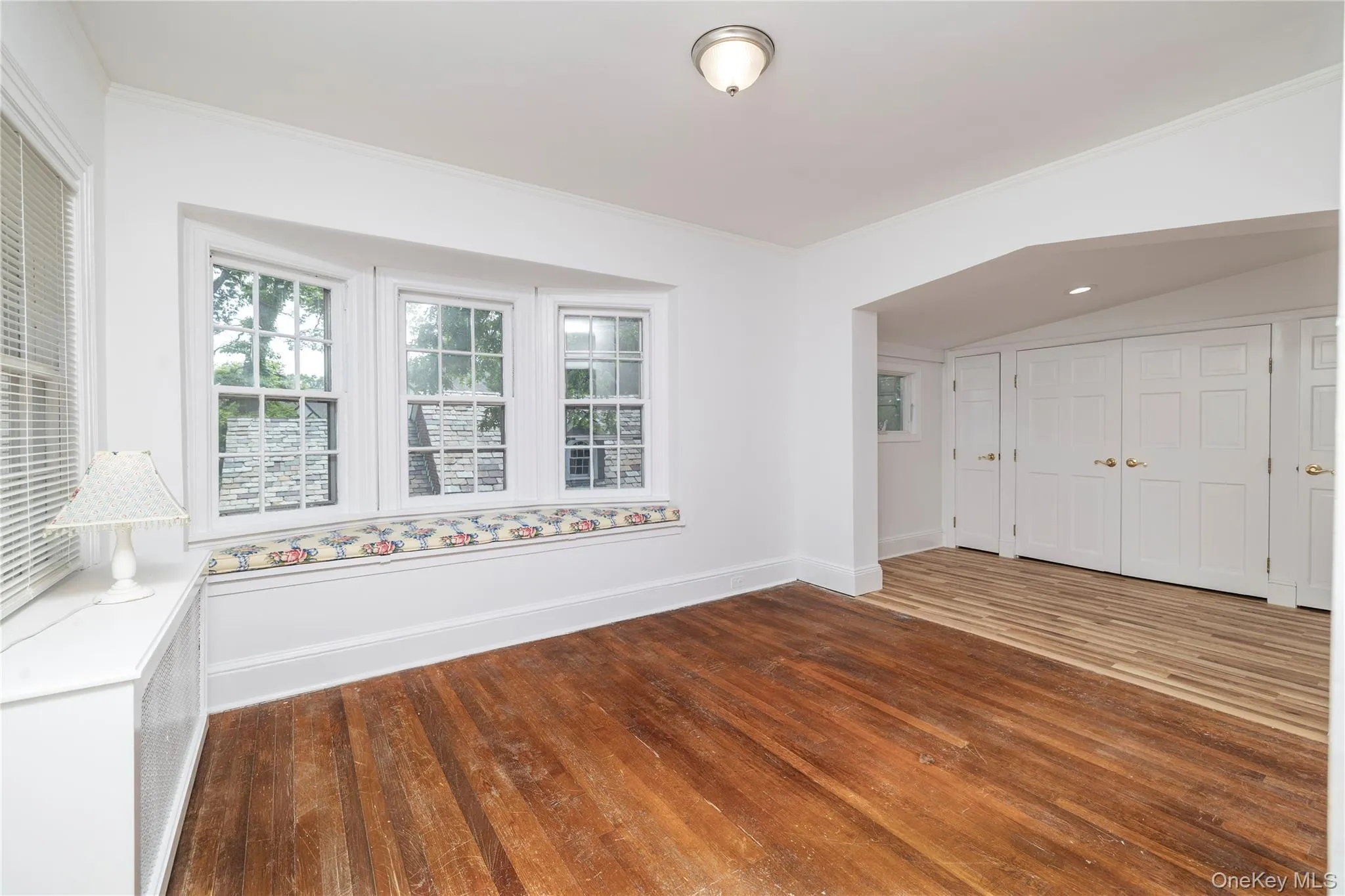 Nice Size Bedroom w/ Extra Closet Space Nice Size Bedroom w/ Extra Closet Space