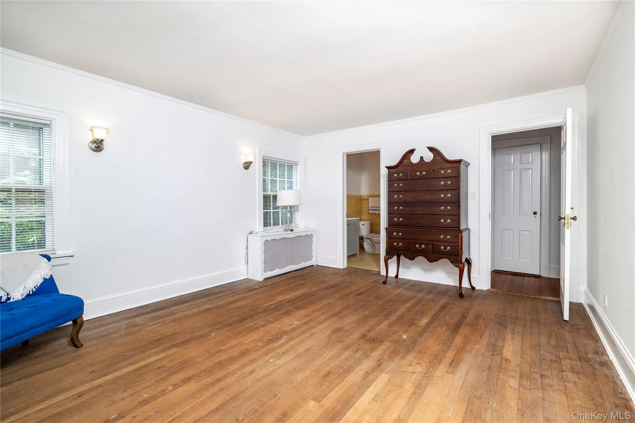 Large Primary Bedroom w/ Golf Course Views Large Primary Bedroom w/ Golf Course Views