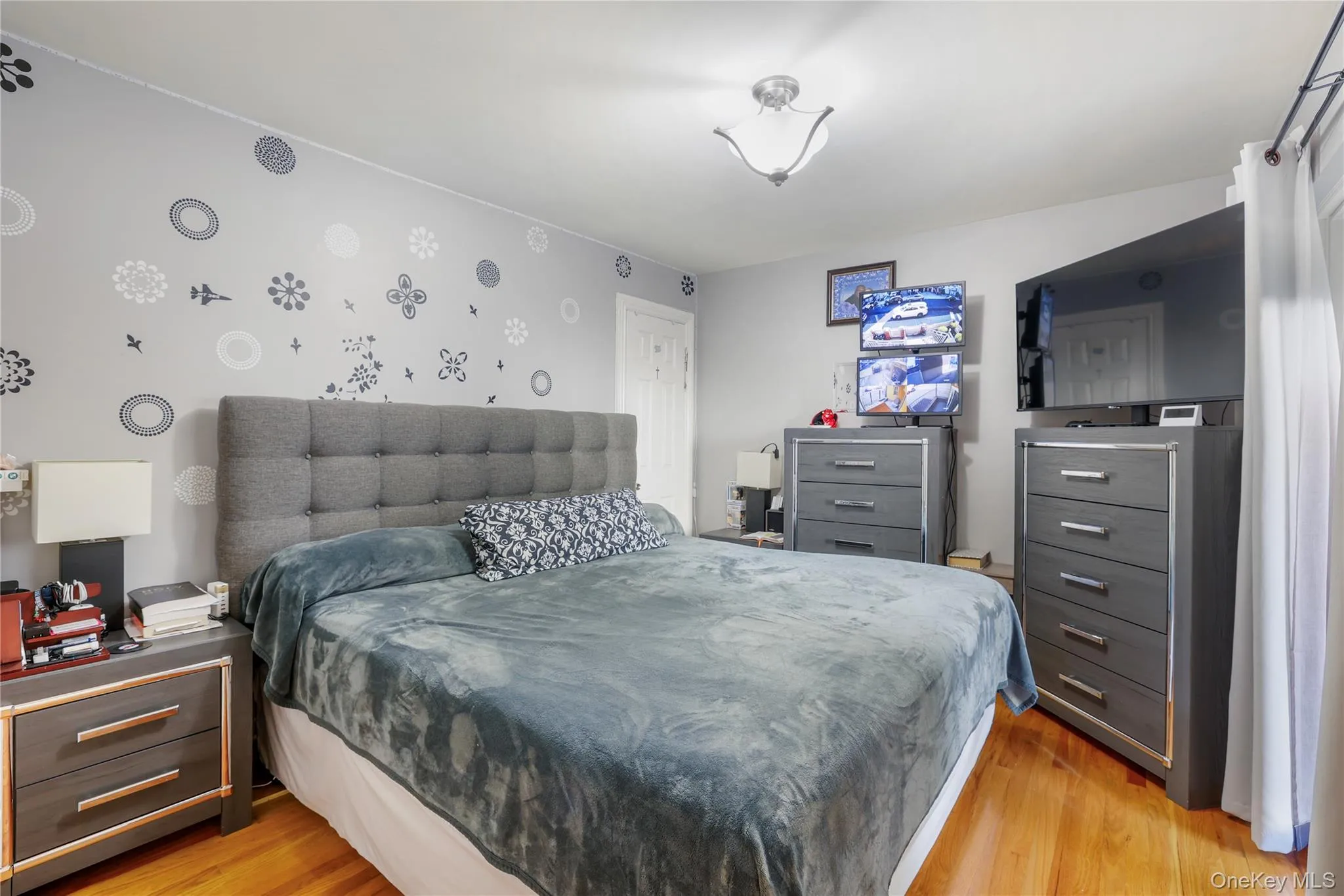 71-37 70 Street, New York, NY, 3 Bedrooms Bedrooms, 7 Rooms Rooms,1 BathroomBathrooms,Residential,For Rent,70,0,1012037 71-37 70 Street, New York, NY, 3 Bedrooms Bedrooms, 7 Rooms Rooms,1 BathroomBathrooms,Residential,For Rent,70,0,1012037