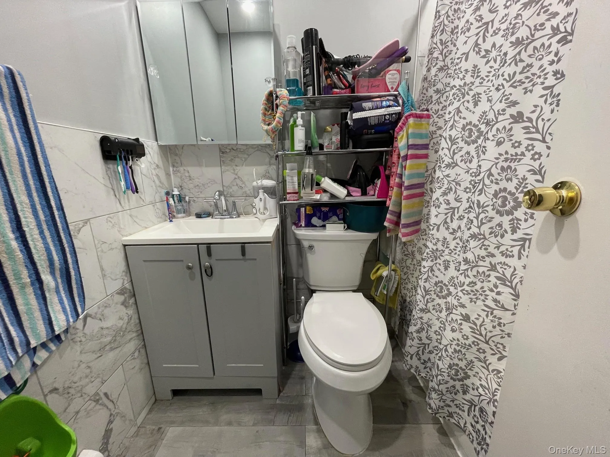 240-04 68th Avenue, New York, NY, 6 Bedrooms Bedrooms, 12 Rooms Rooms,4 BathroomsBathrooms,Residential,For Rent,68th,0,1012038 240-04 68th Avenue, New York, NY, 6 Bedrooms Bedrooms, 12 Rooms Rooms,4 BathroomsBathrooms,Residential,For Rent,68th,0,1012038