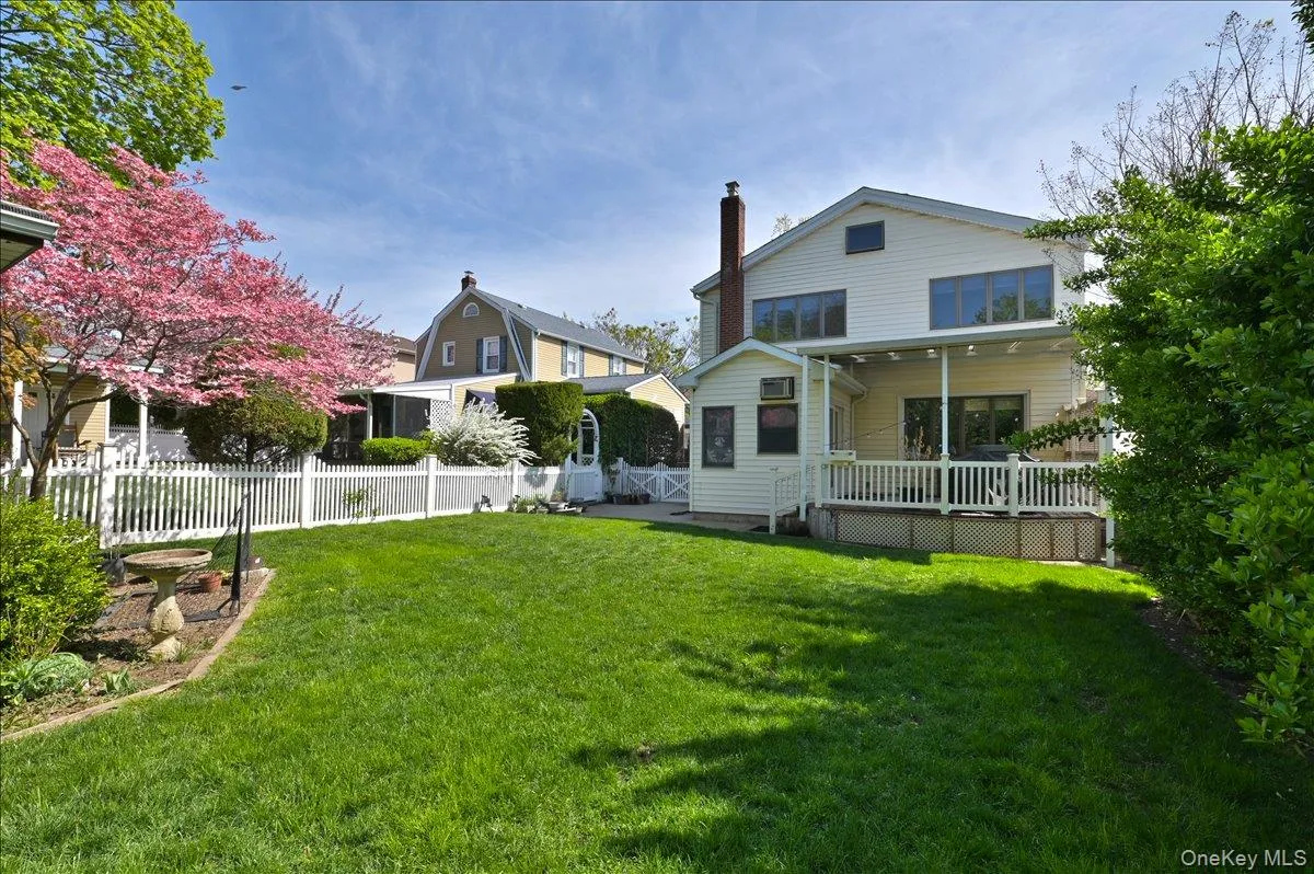 36 Barwick Street, Hempstead, NY, 4 Bedrooms Bedrooms, 10 Rooms Rooms,3 BathroomsBathrooms,Residential,For Rent,Barwick,0,1012042 36 Barwick Street, Hempstead, NY, 4 Bedrooms Bedrooms, 10 Rooms Rooms,3 BathroomsBathrooms,Residential,For Rent,Barwick,0,1012042