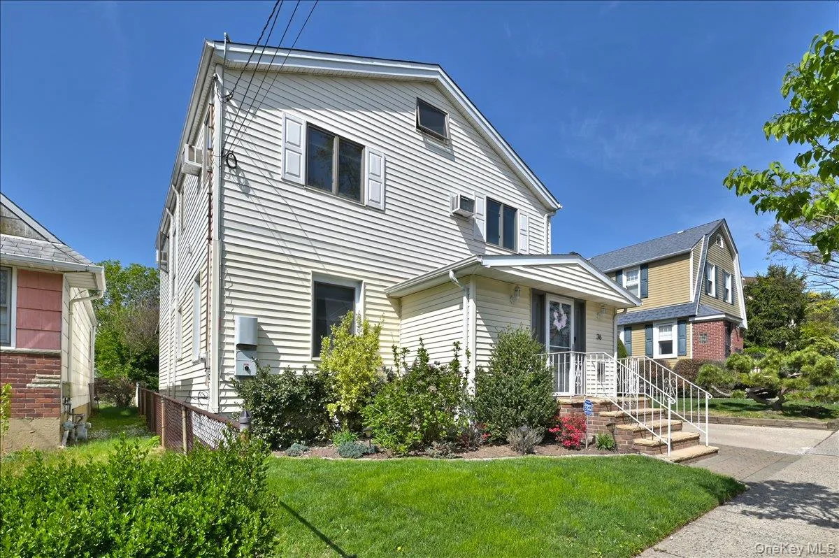 36 Barwick Street, Hempstead, NY, 4 Bedrooms Bedrooms, 10 Rooms Rooms,3 BathroomsBathrooms,Residential,For Rent,Barwick,0,1012042 36 Barwick Street, Hempstead, NY, 4 Bedrooms Bedrooms, 10 Rooms Rooms,3 BathroomsBathrooms,Residential,For Rent,Barwick,0,1012042