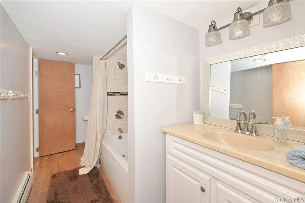 36 Barwick Street, Hempstead, NY, 4 Bedrooms Bedrooms, 10 Rooms Rooms,3 BathroomsBathrooms,Residential,For Rent,Barwick,0,1012042 36 Barwick Street, Hempstead, NY, 4 Bedrooms Bedrooms, 10 Rooms Rooms,3 BathroomsBathrooms,Residential,For Rent,Barwick,0,1012042