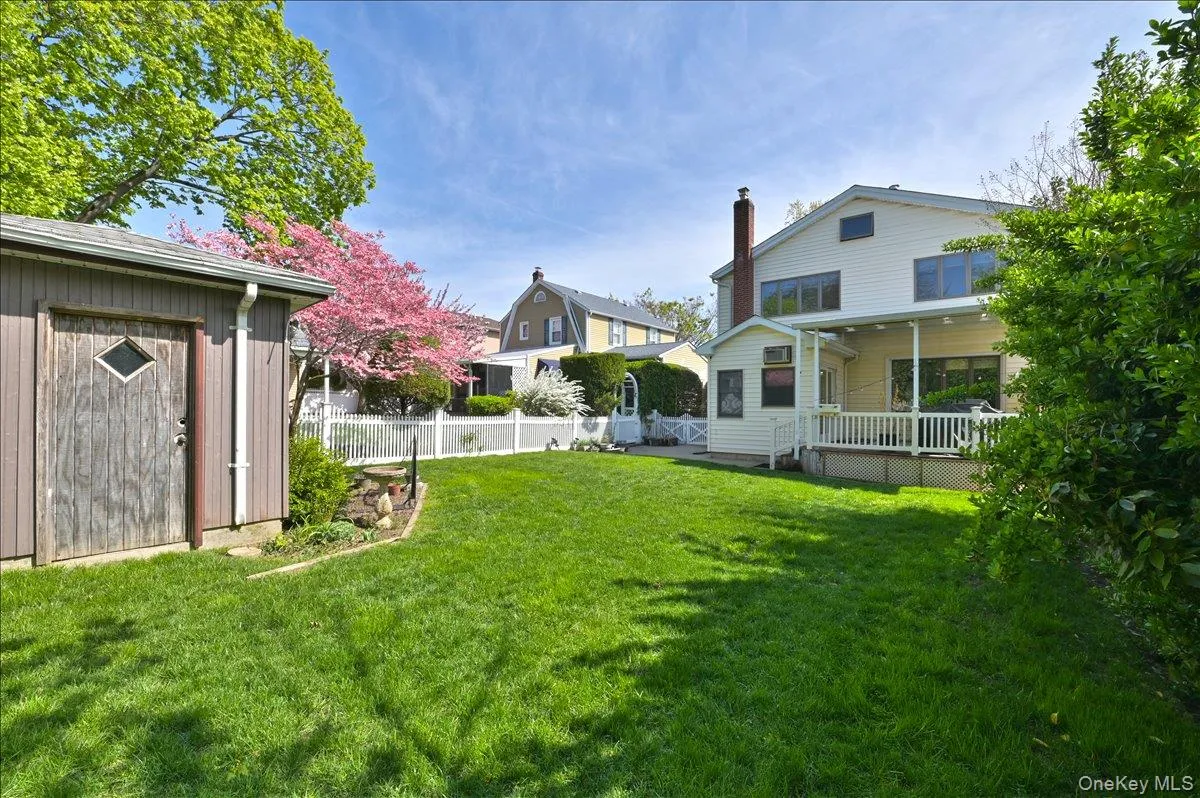 36 Barwick Street, Hempstead, NY, 4 Bedrooms Bedrooms, 10 Rooms Rooms,3 BathroomsBathrooms,Residential,For Rent,Barwick,0,1012042 36 Barwick Street, Hempstead, NY, 4 Bedrooms Bedrooms, 10 Rooms Rooms,3 BathroomsBathrooms,Residential,For Rent,Barwick,0,1012042