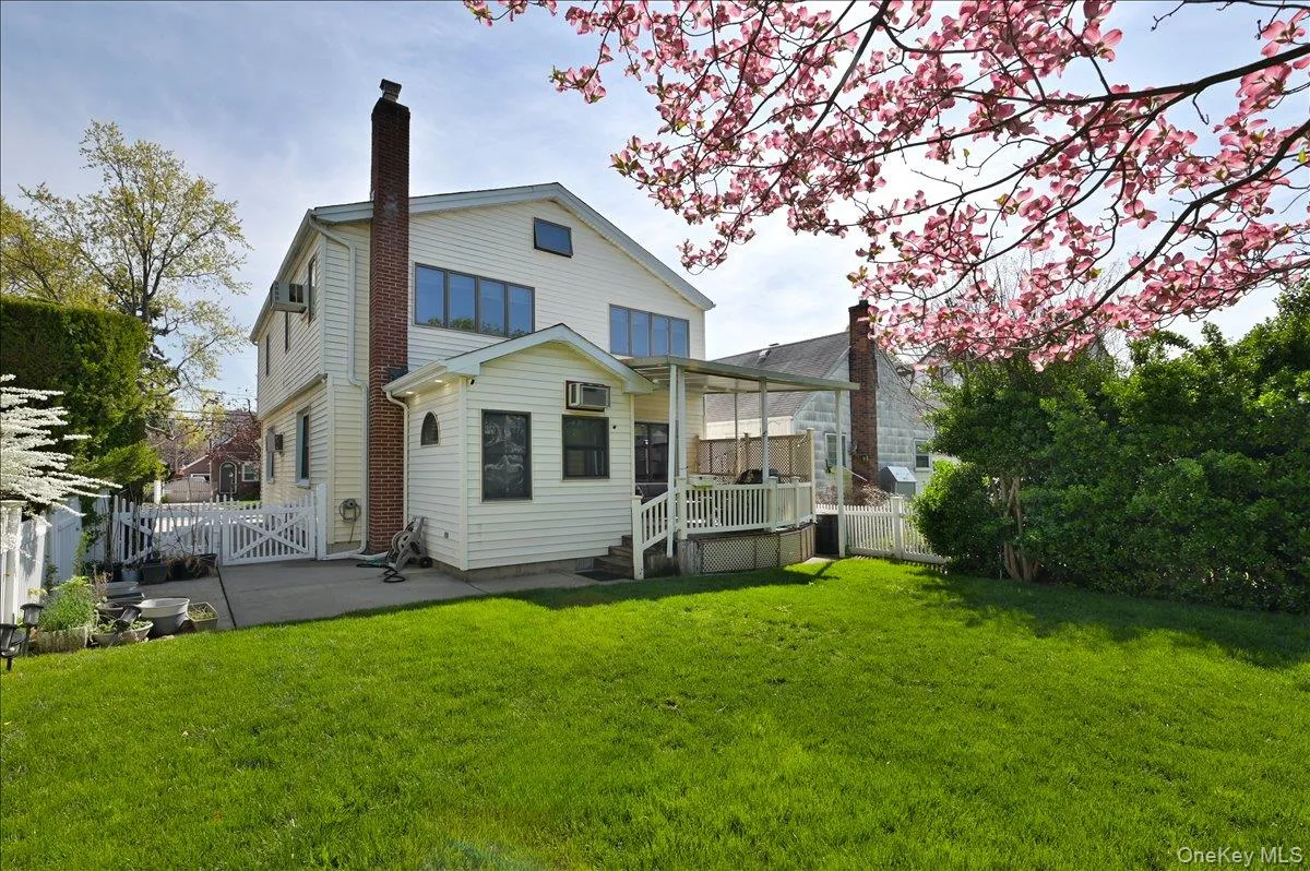 36 Barwick Street, Hempstead, NY, 4 Bedrooms Bedrooms, 10 Rooms Rooms,3 BathroomsBathrooms,Residential,For Rent,Barwick,0,1012042 36 Barwick Street, Hempstead, NY, 4 Bedrooms Bedrooms, 10 Rooms Rooms,3 BathroomsBathrooms,Residential,For Rent,Barwick,0,1012042