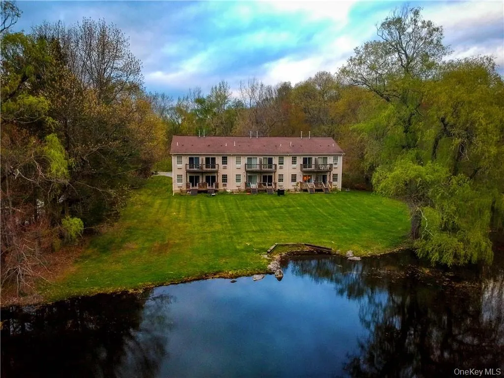 Townhouse nestled in a private lake community Townhouse nestled in a private lake community