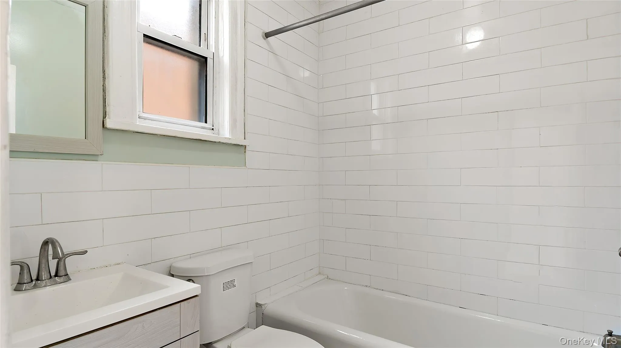 1129 221st, New York, NY, 2 Bedrooms Bedrooms, 6 Rooms Rooms,1 BathroomBathrooms,Residential Lease,For Rent,221st,0,1012045 1129 221st, New York, NY, 2 Bedrooms Bedrooms, 6 Rooms Rooms,1 BathroomBathrooms,Residential Lease,For Rent,221st,0,1012045