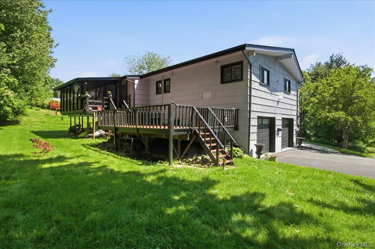 4 Medford Place, Clarkstown, NY, 4 Bedrooms Bedrooms, 8 Rooms Rooms,2 BathroomsBathrooms,Residential,For Rent,Medford,0,1012046 4 Medford Place, Clarkstown, NY, 4 Bedrooms Bedrooms, 8 Rooms Rooms,2 BathroomsBathrooms,Residential,For Rent,Medford,0,1012046