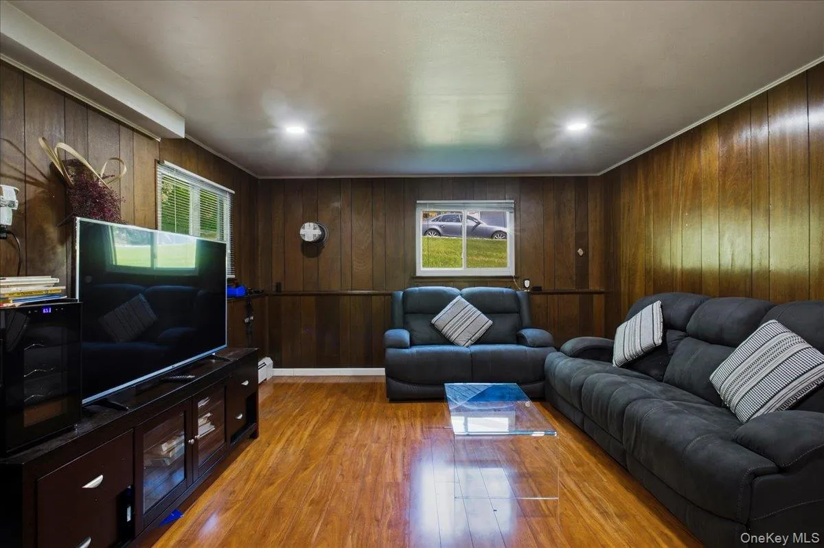 4 Medford Place, Clarkstown, NY, 4 Bedrooms Bedrooms, 8 Rooms Rooms,2 BathroomsBathrooms,Residential,For Rent,Medford,0,1012046 4 Medford Place, Clarkstown, NY, 4 Bedrooms Bedrooms, 8 Rooms Rooms,2 BathroomsBathrooms,Residential,For Rent,Medford,0,1012046
