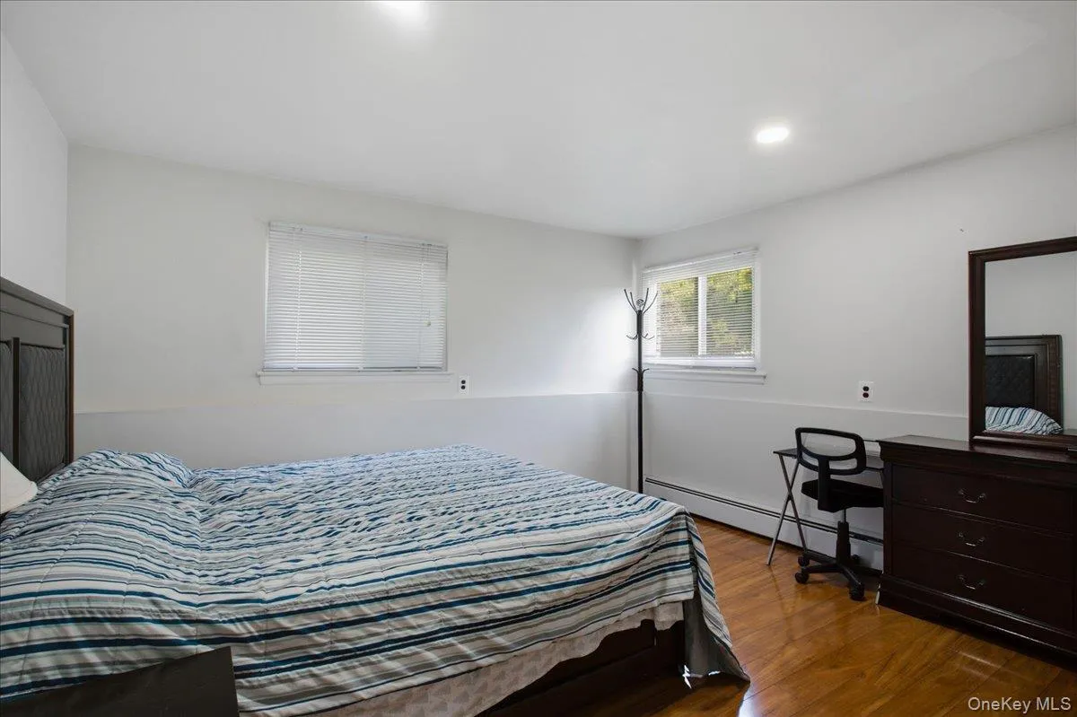 4 Medford Place, Clarkstown, NY, 4 Bedrooms Bedrooms, 8 Rooms Rooms,2 BathroomsBathrooms,Residential,For Rent,Medford,0,1012046 4 Medford Place, Clarkstown, NY, 4 Bedrooms Bedrooms, 8 Rooms Rooms,2 BathroomsBathrooms,Residential,For Rent,Medford,0,1012046