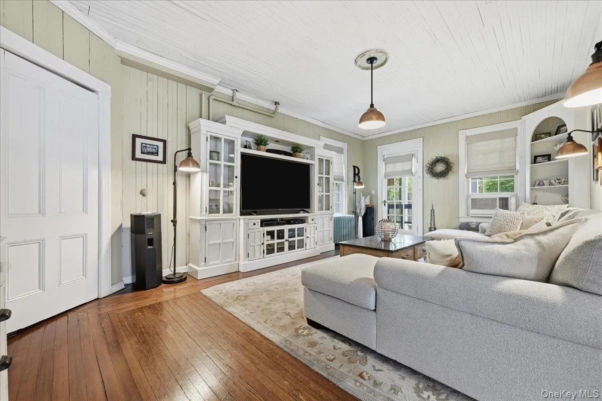 39 Little East Neck Road, Babylon, NY, 5 Bedrooms Bedrooms, 11 Rooms Rooms,2 BathroomsBathrooms,Residential,For Rent,Little East Neck,0,1012049 39 Little East Neck Road, Babylon, NY, 5 Bedrooms Bedrooms, 11 Rooms Rooms,2 BathroomsBathrooms,Residential,For Rent,Little East Neck,0,1012049