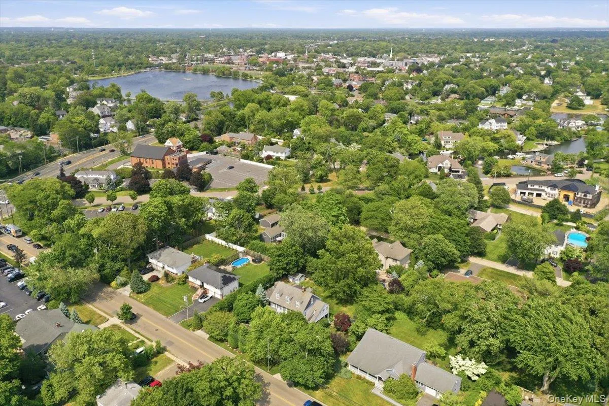 39 Little East Neck Road, Babylon, NY, 5 Bedrooms Bedrooms, 11 Rooms Rooms,2 BathroomsBathrooms,Residential,For Rent,Little East Neck,0,1012049 39 Little East Neck Road, Babylon, NY, 5 Bedrooms Bedrooms, 11 Rooms Rooms,2 BathroomsBathrooms,Residential,For Rent,Little East Neck,0,1012049