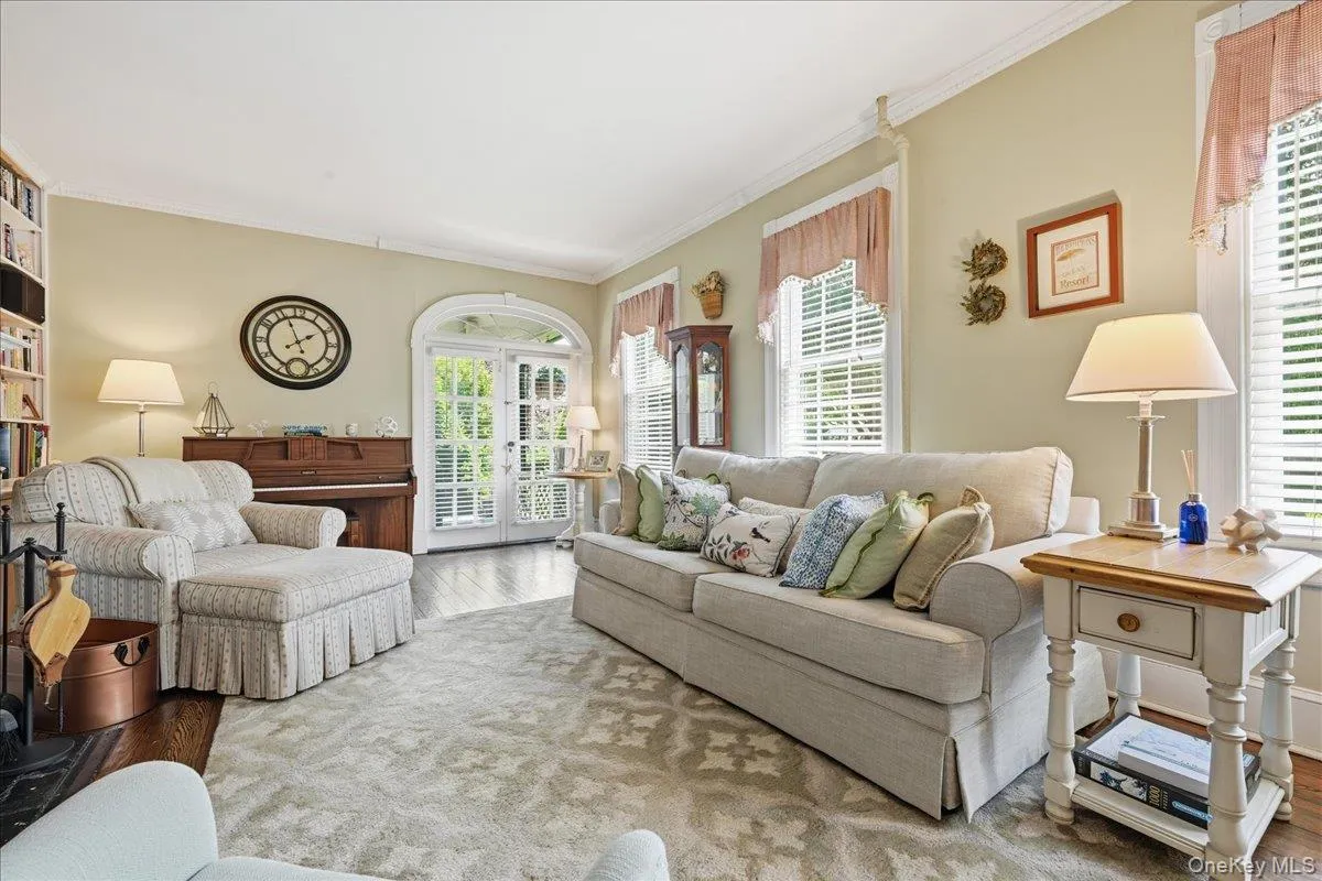 39 Little East Neck Road, Babylon, NY, 5 Bedrooms Bedrooms, 11 Rooms Rooms,2 BathroomsBathrooms,Residential,For Rent,Little East Neck,0,1012049 39 Little East Neck Road, Babylon, NY, 5 Bedrooms Bedrooms, 11 Rooms Rooms,2 BathroomsBathrooms,Residential,For Rent,Little East Neck,0,1012049