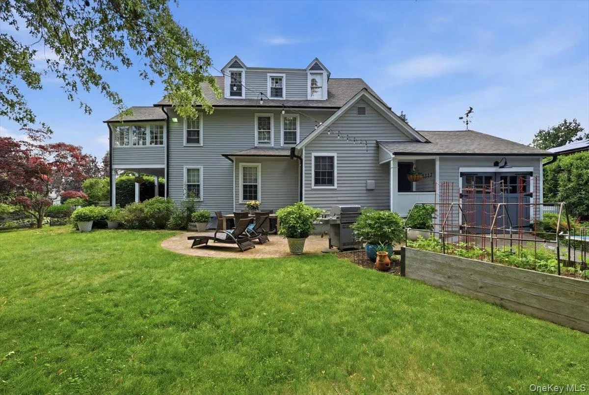 39 Little East Neck Road, Babylon, NY, 5 Bedrooms Bedrooms, 11 Rooms Rooms,2 BathroomsBathrooms,Residential,For Rent,Little East Neck,0,1012049 39 Little East Neck Road, Babylon, NY, 5 Bedrooms Bedrooms, 11 Rooms Rooms,2 BathroomsBathrooms,Residential,For Rent,Little East Neck,0,1012049