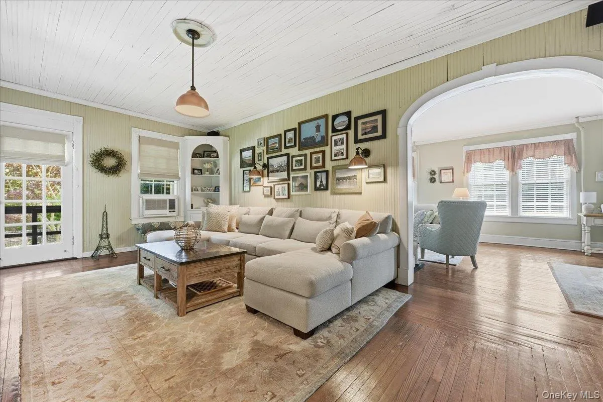 39 Little East Neck Road, Babylon, NY, 5 Bedrooms Bedrooms, 11 Rooms Rooms,2 BathroomsBathrooms,Residential,For Rent,Little East Neck,0,1012049 39 Little East Neck Road, Babylon, NY, 5 Bedrooms Bedrooms, 11 Rooms Rooms,2 BathroomsBathrooms,Residential,For Rent,Little East Neck,0,1012049