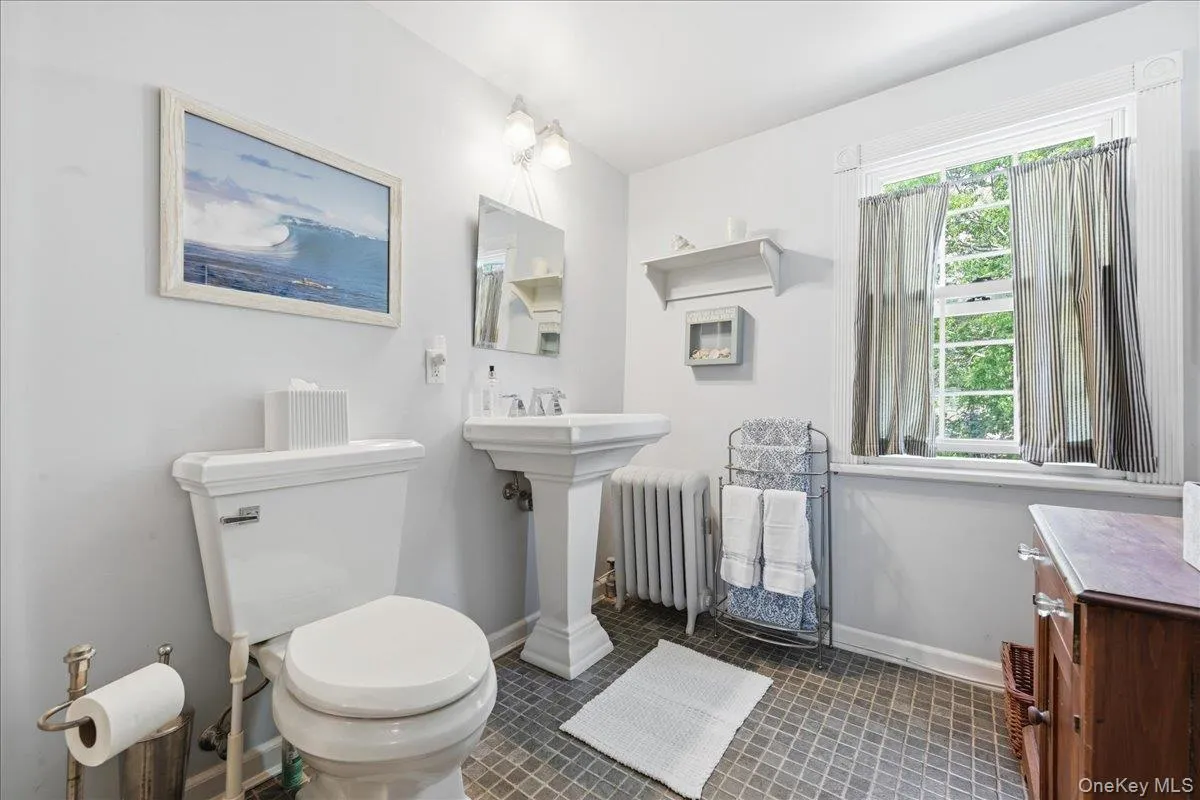 39 Little East Neck Road, Babylon, NY, 5 Bedrooms Bedrooms, 11 Rooms Rooms,2 BathroomsBathrooms,Residential,For Rent,Little East Neck,0,1012049 39 Little East Neck Road, Babylon, NY, 5 Bedrooms Bedrooms, 11 Rooms Rooms,2 BathroomsBathrooms,Residential,For Rent,Little East Neck,0,1012049