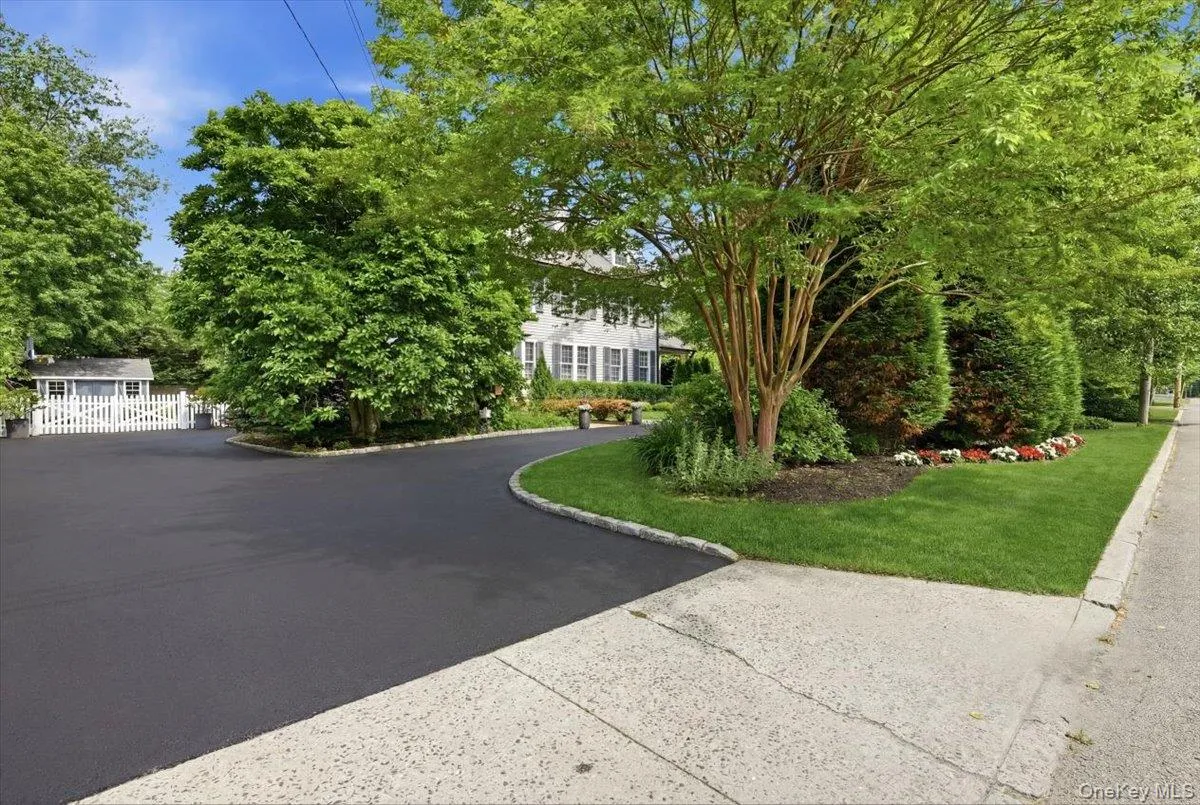 39 Little East Neck Road, Babylon, NY, 5 Bedrooms Bedrooms, 11 Rooms Rooms,2 BathroomsBathrooms,Residential,For Rent,Little East Neck,0,1012049 39 Little East Neck Road, Babylon, NY, 5 Bedrooms Bedrooms, 11 Rooms Rooms,2 BathroomsBathrooms,Residential,For Rent,Little East Neck,0,1012049