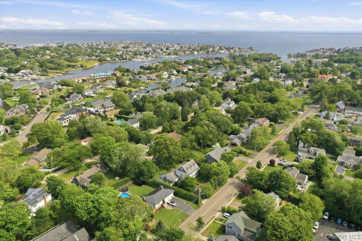 39 Little East Neck Road, Babylon, NY, 5 Bedrooms Bedrooms, 11 Rooms Rooms,2 BathroomsBathrooms,Residential,For Rent,Little East Neck,0,1012049 39 Little East Neck Road, Babylon, NY, 5 Bedrooms Bedrooms, 11 Rooms Rooms,2 BathroomsBathrooms,Residential,For Rent,Little East Neck,0,1012049