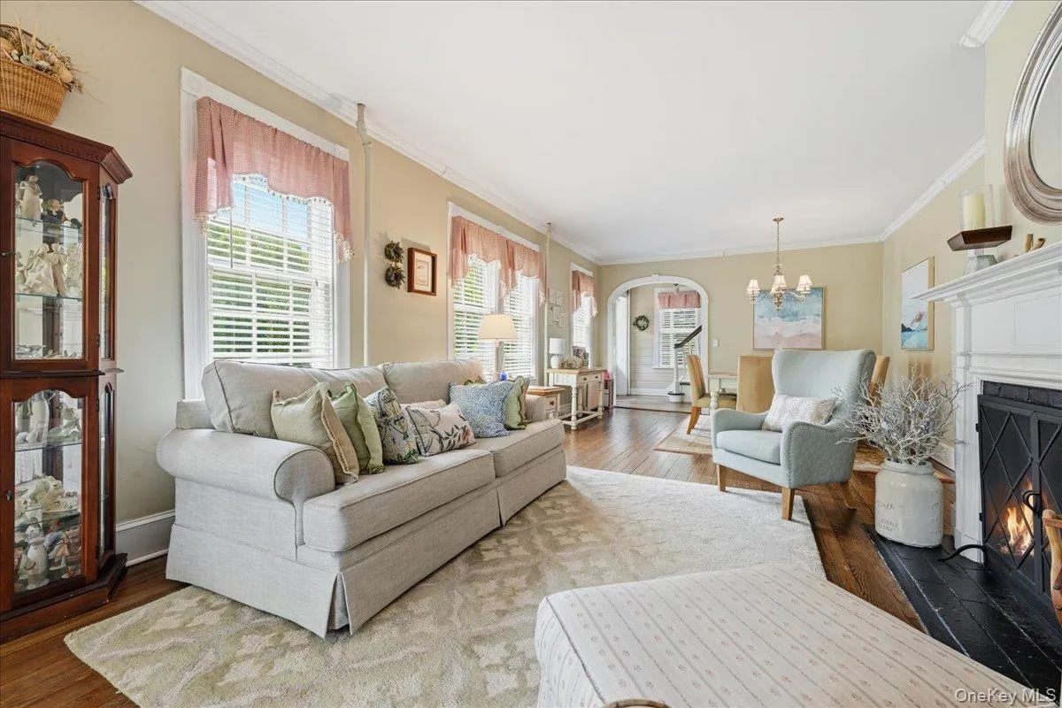 39 Little East Neck Road, Babylon, NY, 5 Bedrooms Bedrooms, 11 Rooms Rooms,2 BathroomsBathrooms,Residential,For Rent,Little East Neck,0,1012049 39 Little East Neck Road, Babylon, NY, 5 Bedrooms Bedrooms, 11 Rooms Rooms,2 BathroomsBathrooms,Residential,For Rent,Little East Neck,0,1012049
