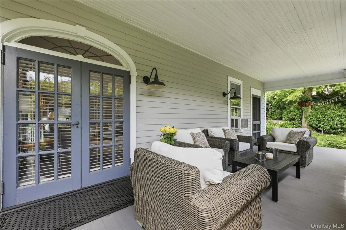 39 Little East Neck Road, Babylon, NY, 5 Bedrooms Bedrooms, 11 Rooms Rooms,2 BathroomsBathrooms,Residential,For Rent,Little East Neck,0,1012049 39 Little East Neck Road, Babylon, NY, 5 Bedrooms Bedrooms, 11 Rooms Rooms,2 BathroomsBathrooms,Residential,For Rent,Little East Neck,0,1012049