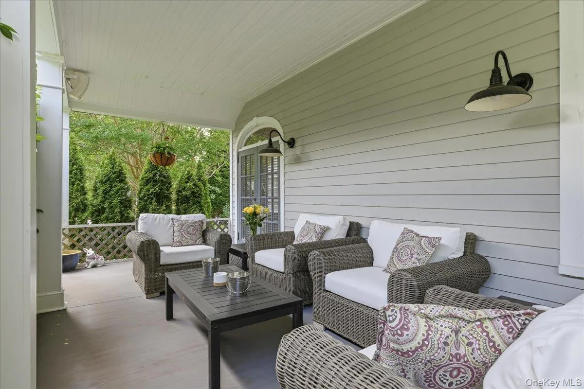 39 Little East Neck Road, Babylon, NY, 5 Bedrooms Bedrooms, 11 Rooms Rooms,2 BathroomsBathrooms,Residential,For Rent,Little East Neck,0,1012049 39 Little East Neck Road, Babylon, NY, 5 Bedrooms Bedrooms, 11 Rooms Rooms,2 BathroomsBathrooms,Residential,For Rent,Little East Neck,0,1012049